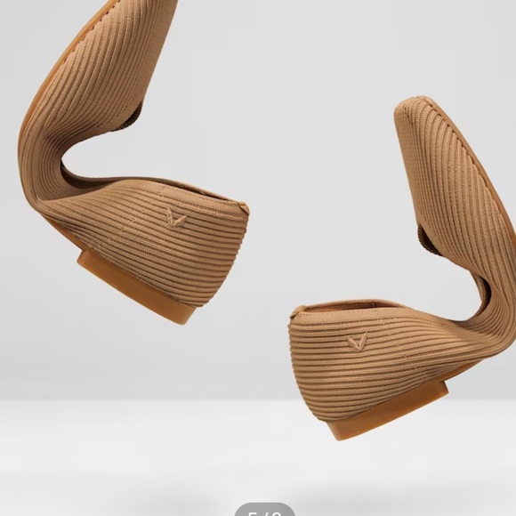 Vivaia NWOT Margot 2.0 flats - Picture 8 of 8